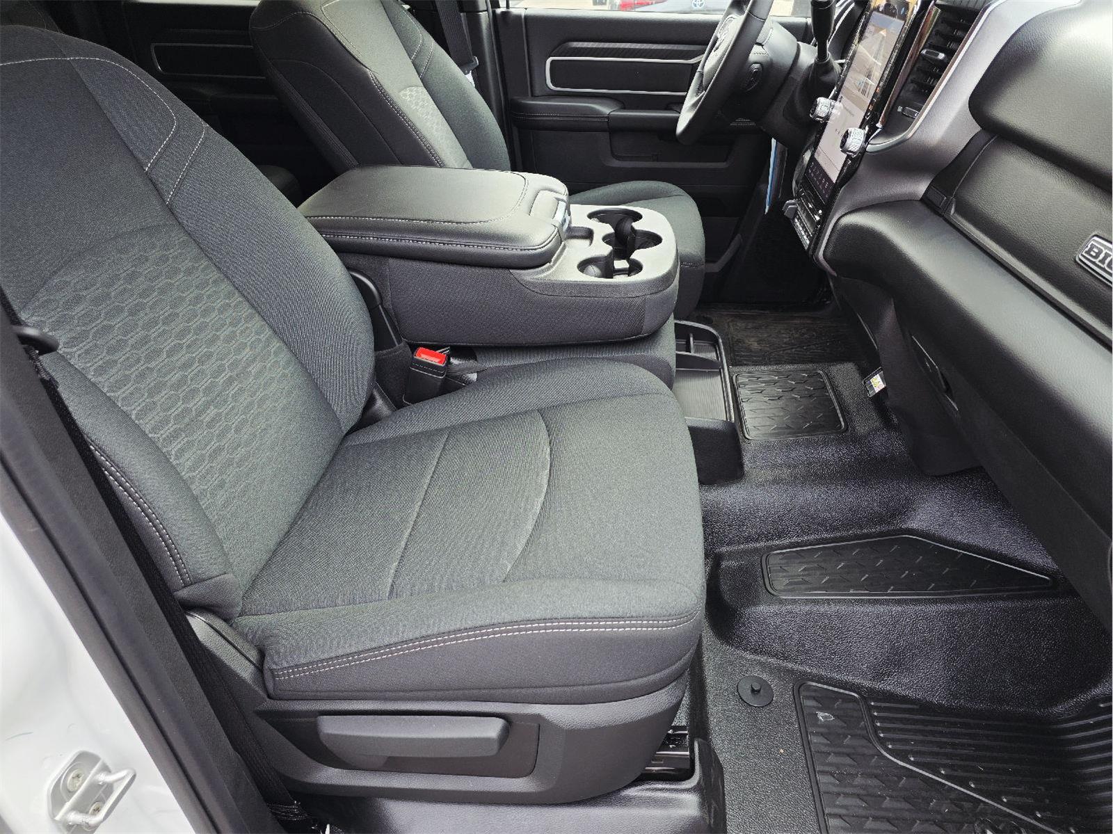2025 Ram 3500 Chassis Cab photo 18 of 38