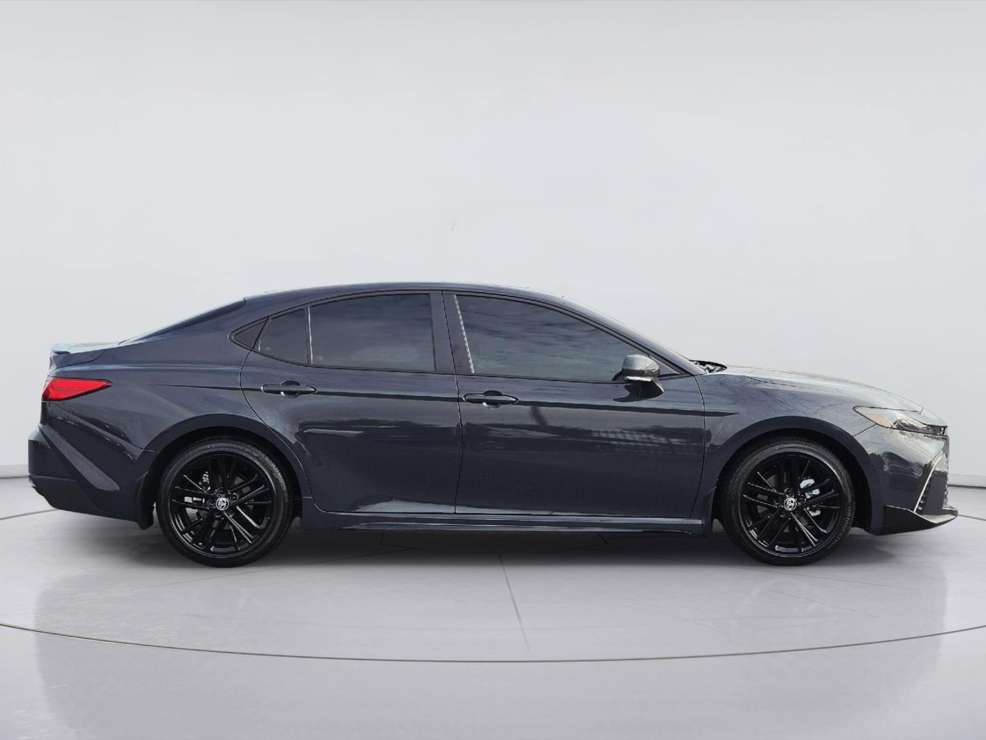 2026 Toyota Camry photo 4 of 35