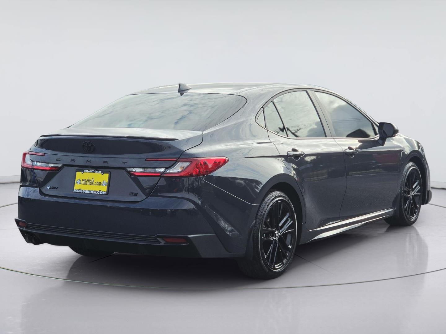 2026 Toyota Camry photo 5 of 35