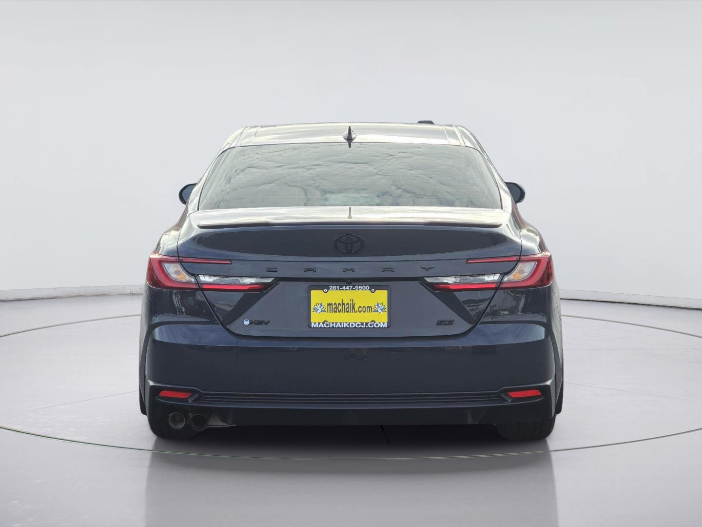 2026 Toyota Camry photo 6 of 35