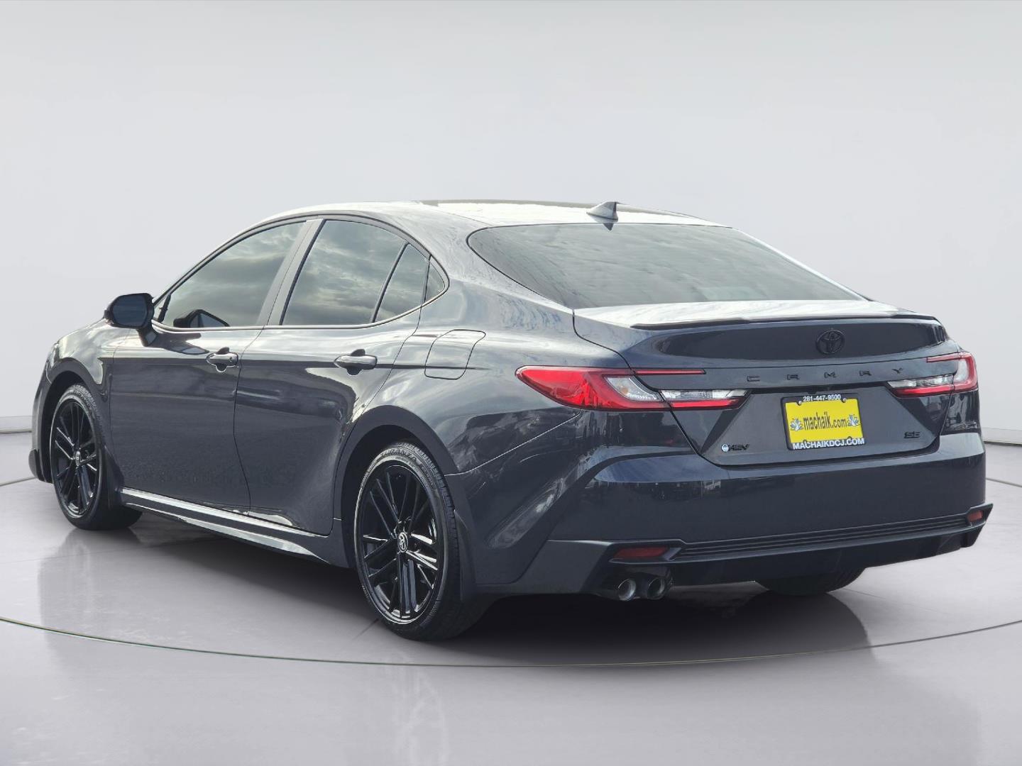 2026 Toyota Camry photo 7 of 35