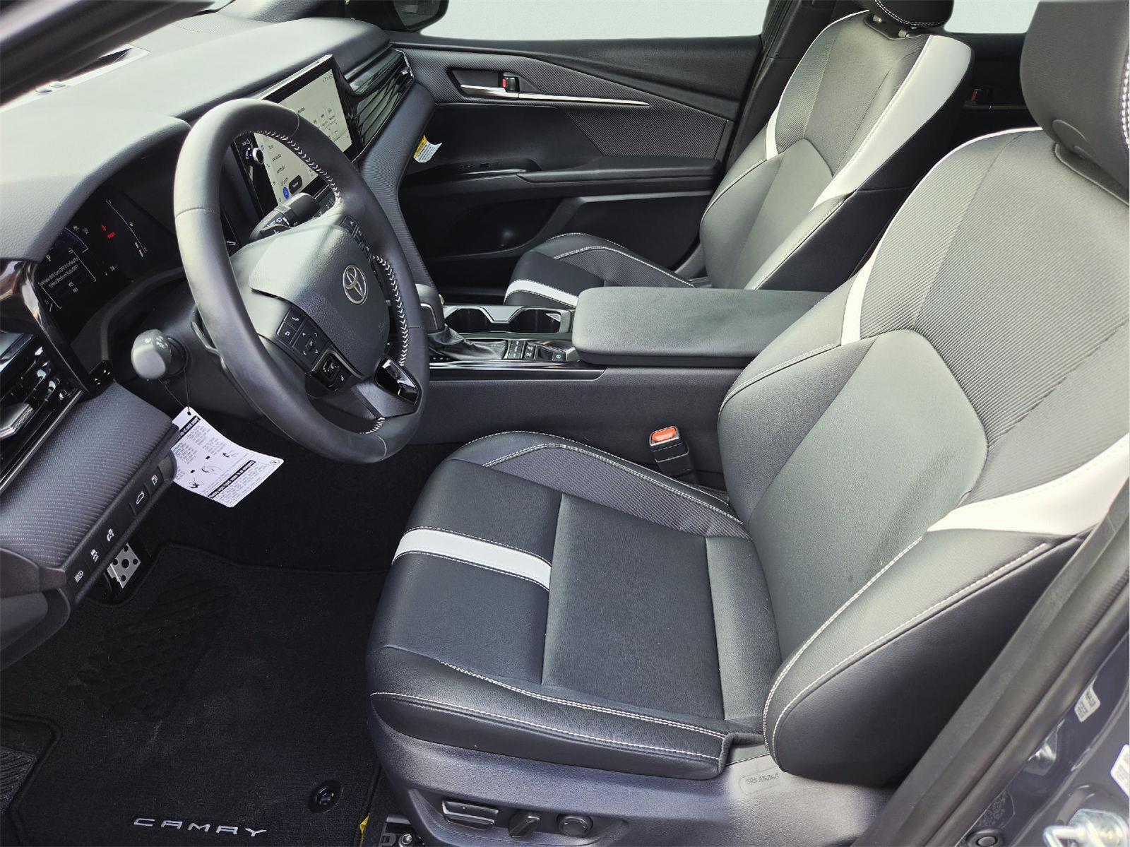 2026 Toyota Camry photo 14 of 35