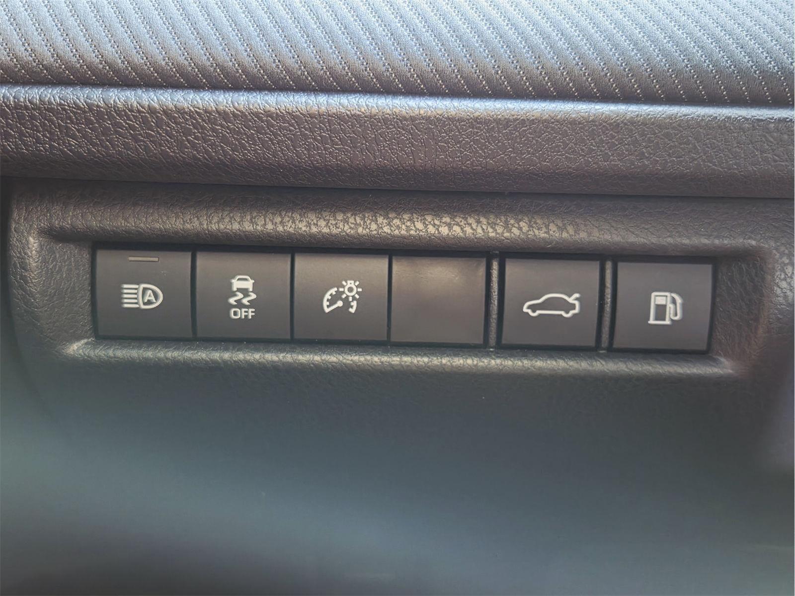 2026 Toyota Camry photo 32 of 35