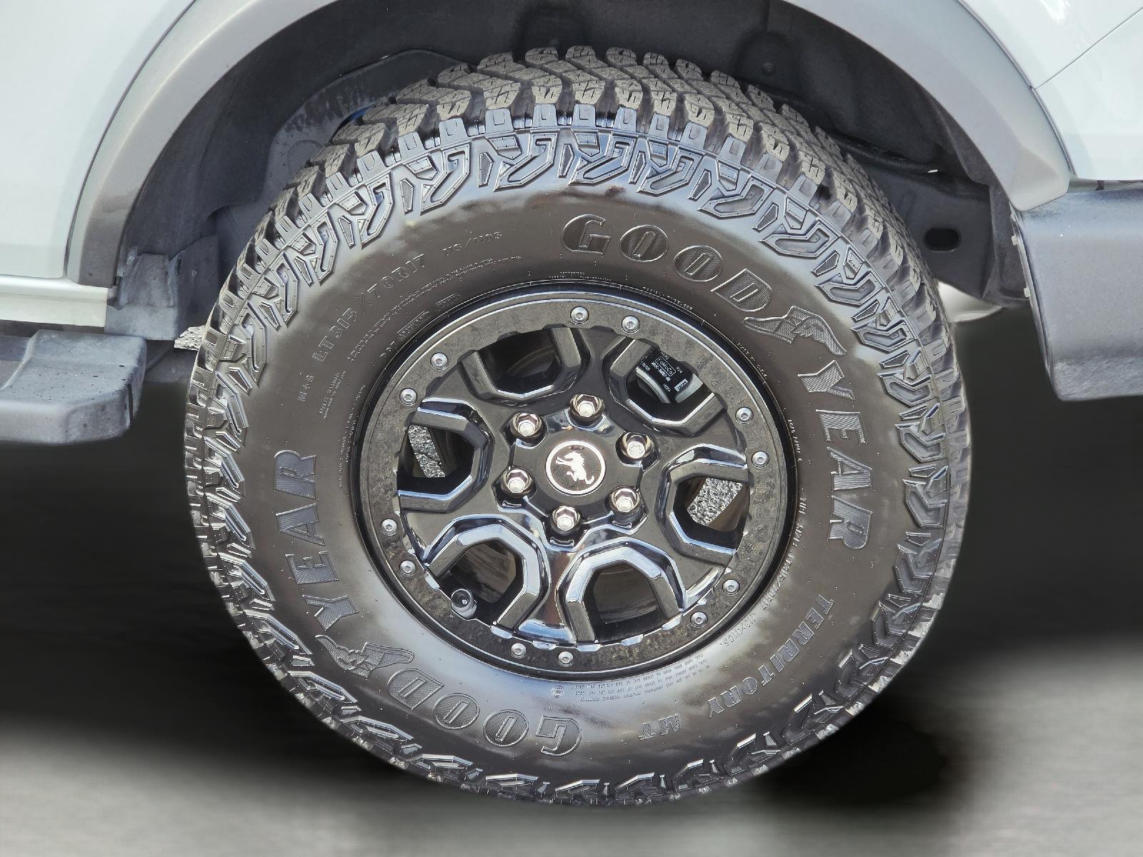 2024 Ford Bronco photo 9 of 38