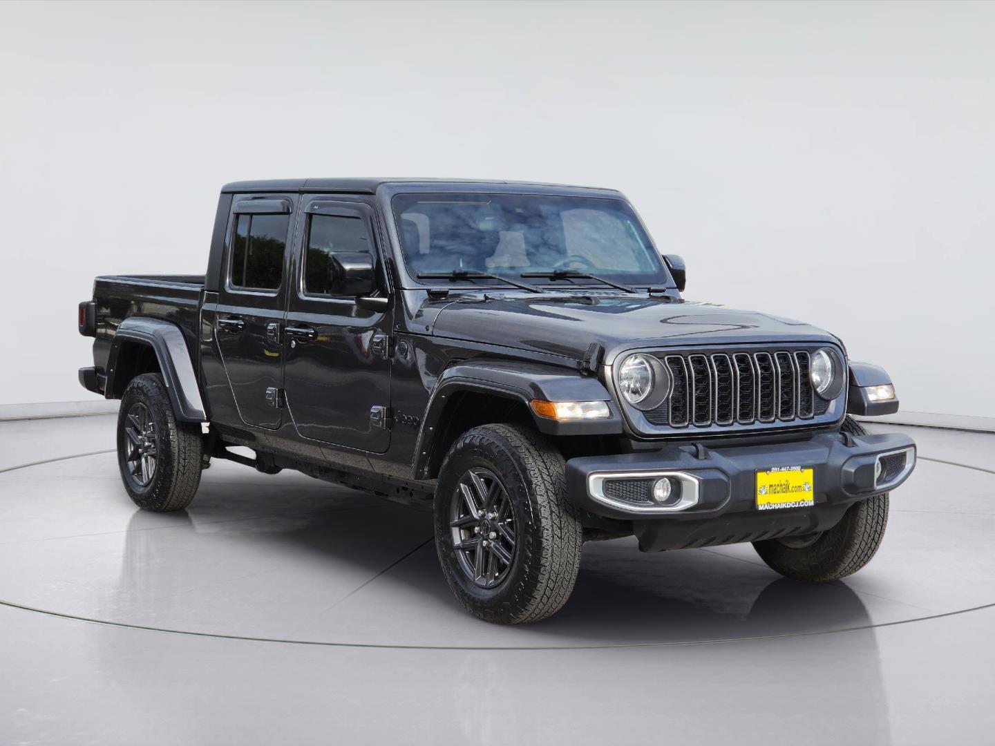 2024 Jeep Gladiator photo 3 of 36