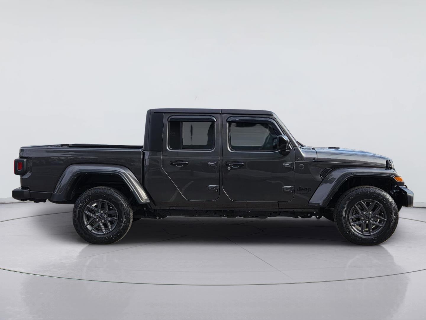2024 Jeep Gladiator photo 4 of 36