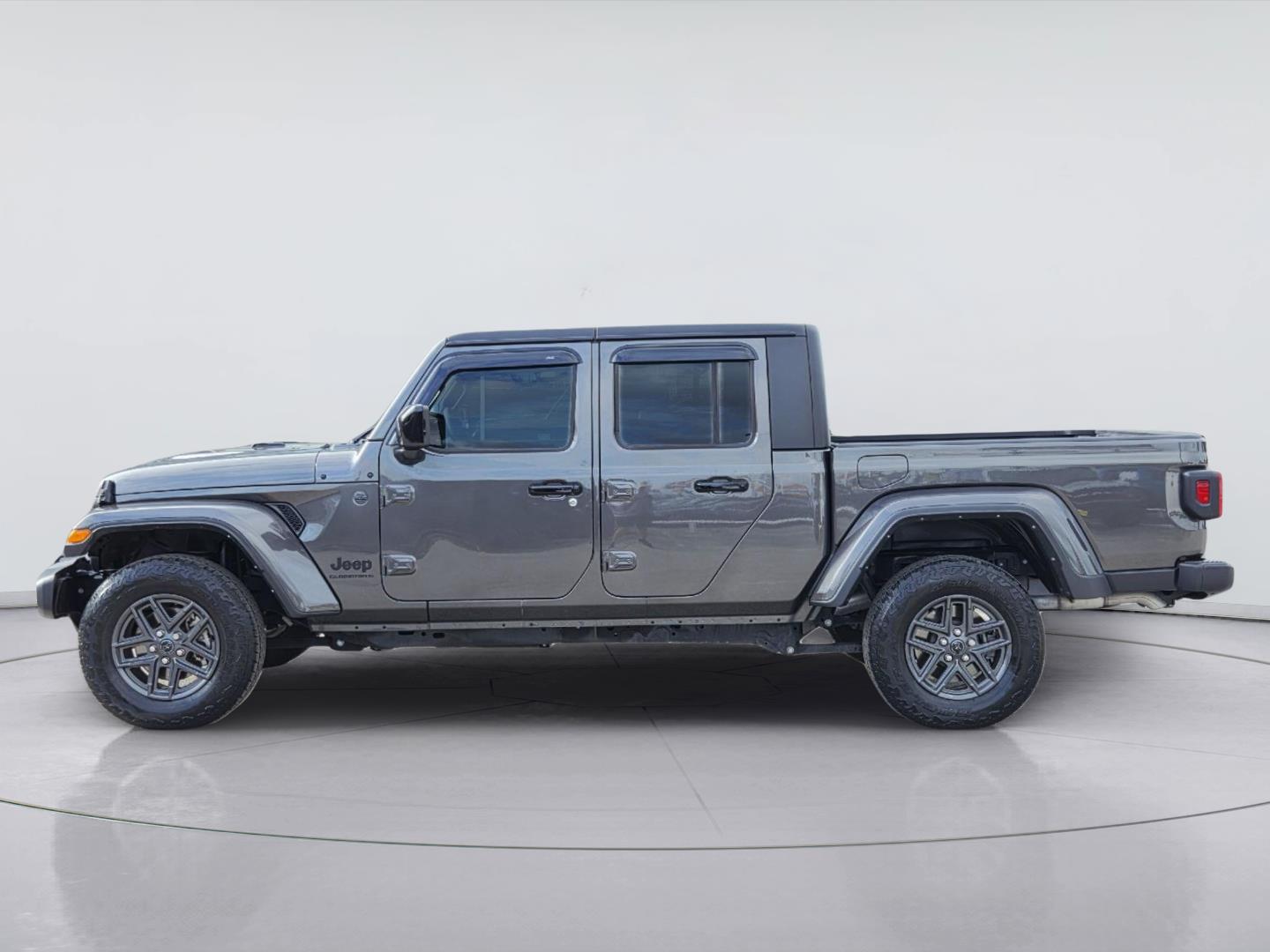 2024 Jeep Gladiator photo 8 of 36
