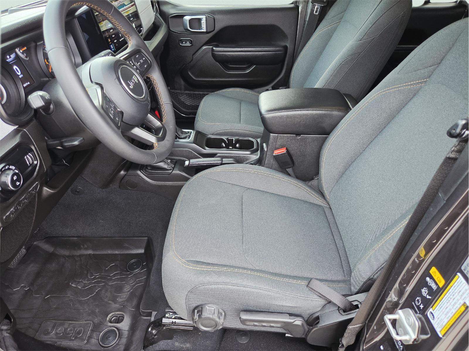 2024 Jeep Gladiator photo 14 of 36