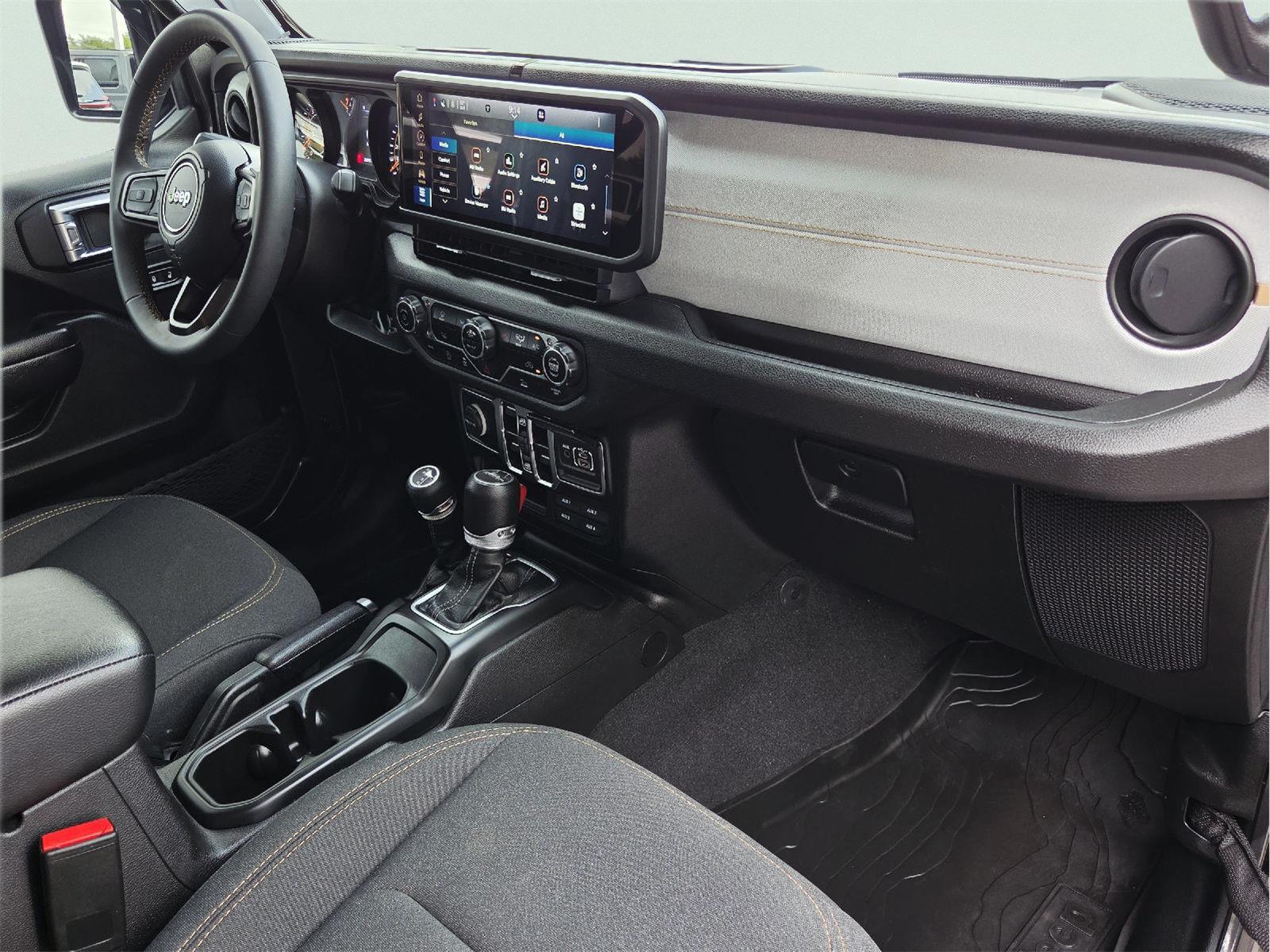 2024 Jeep Gladiator photo 15 of 36
