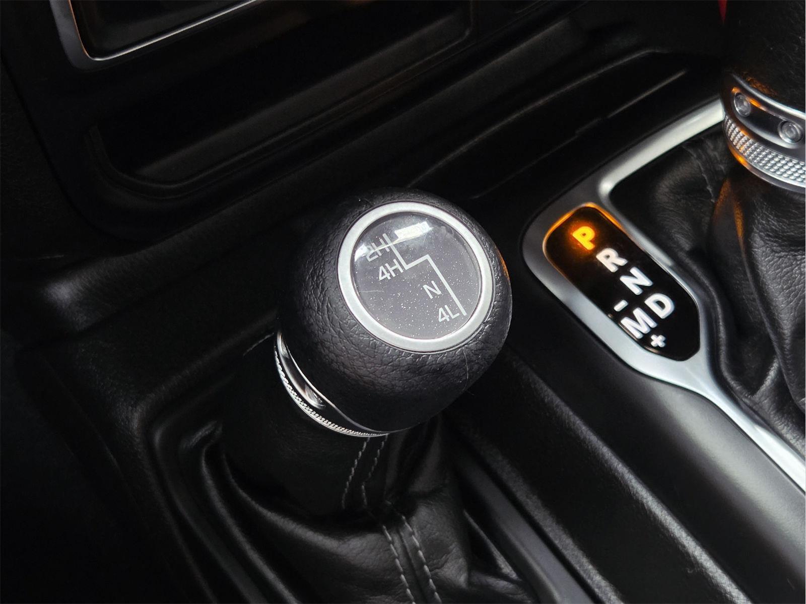 2024 Jeep Gladiator photo 26 of 36