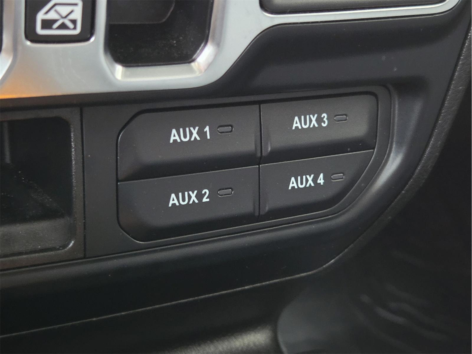 2024 Jeep Gladiator photo 30 of 36