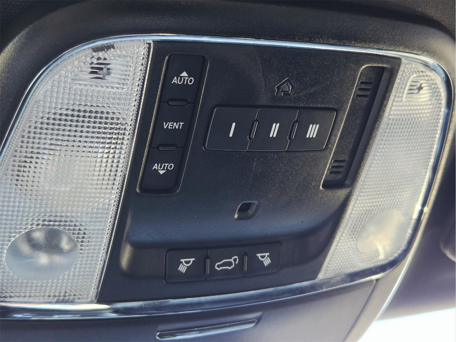 2021 Jeep Grand Cherokee photo 34 of 35