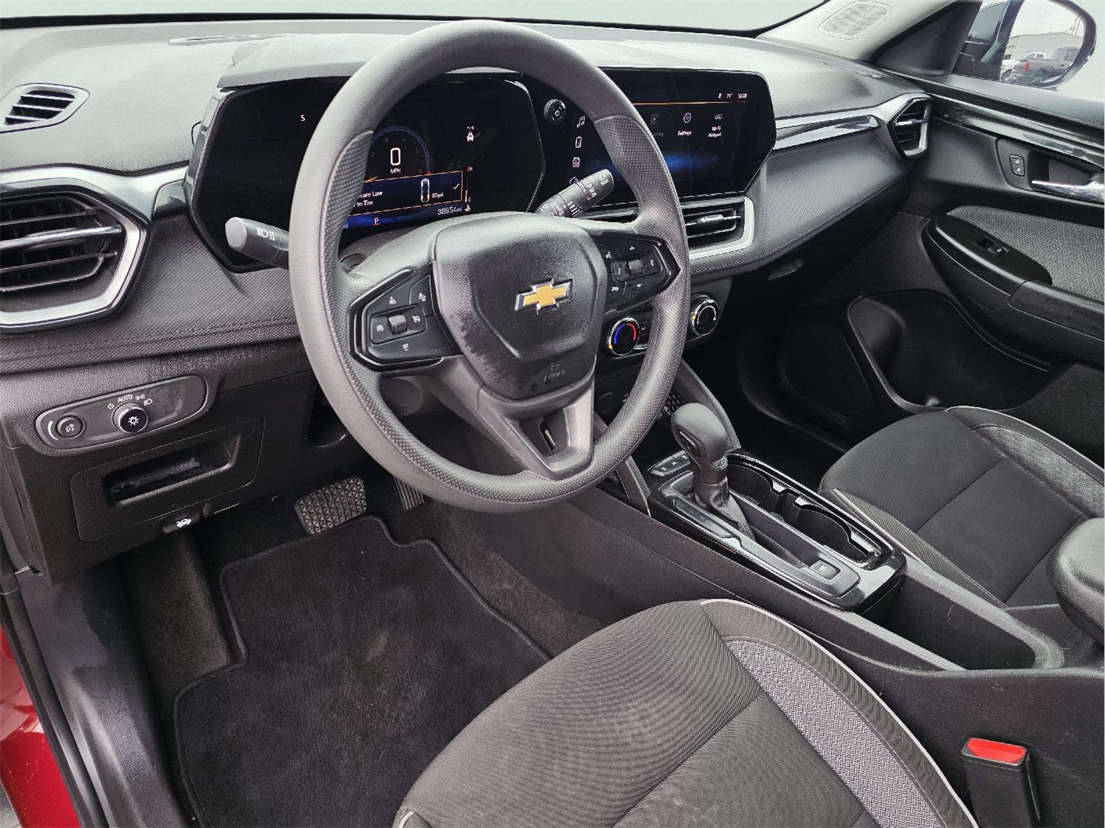 2024 Chevrolet Trailblazer photo 10 of 36