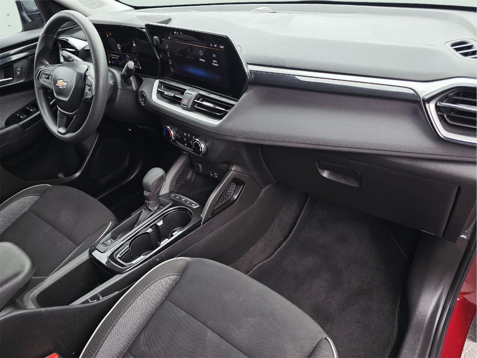 2024 Chevrolet Trailblazer photo 12 of 36