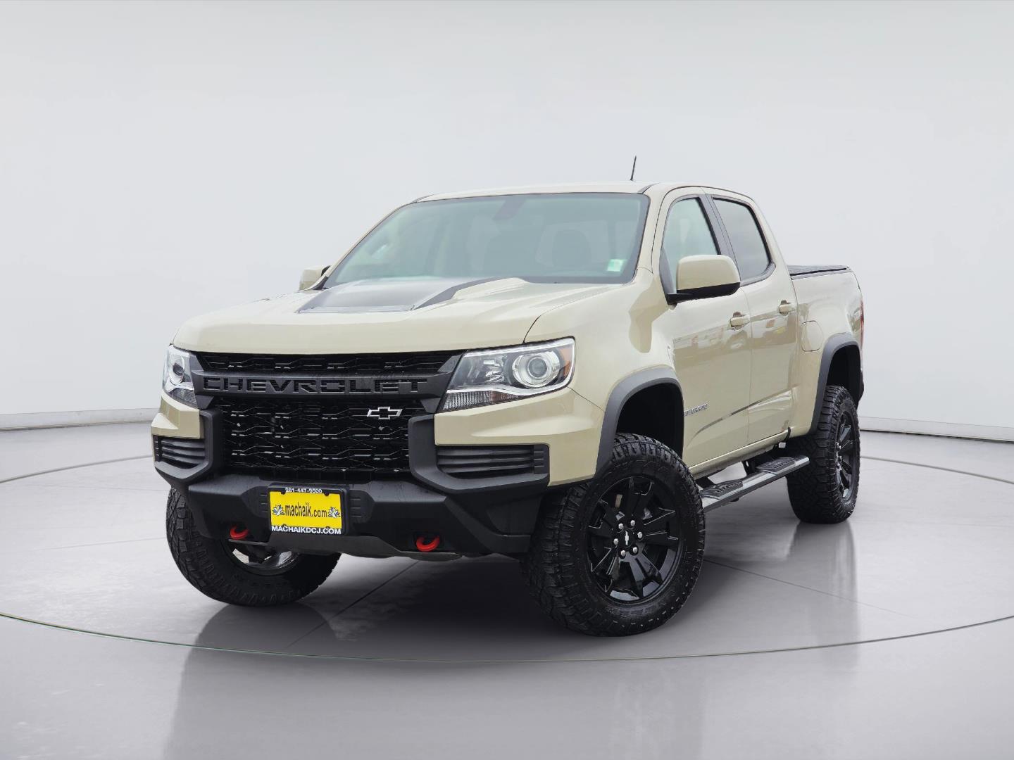 Sand Dune Metallic 2022 Chevrolet Colorado Pickup Truck Four-Wheel Drive 8-Speed Automatic