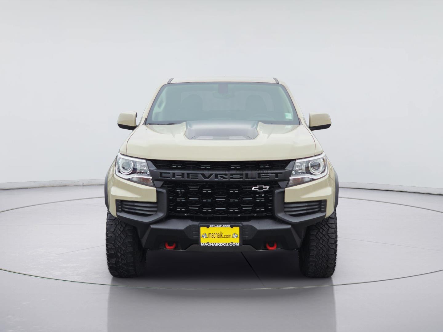 2022 Chevrolet Colorado photo 2 of 35