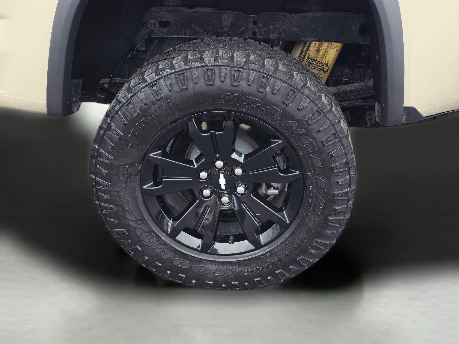 2022 Chevrolet Colorado photo 8 of 35