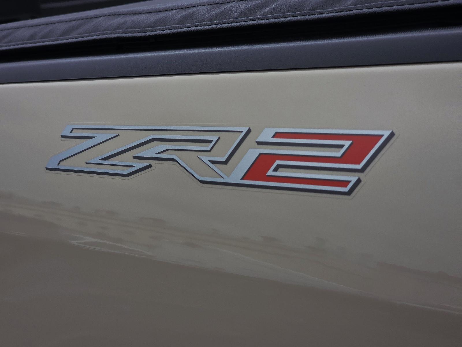 2022 Chevrolet Colorado photo 9 of 35