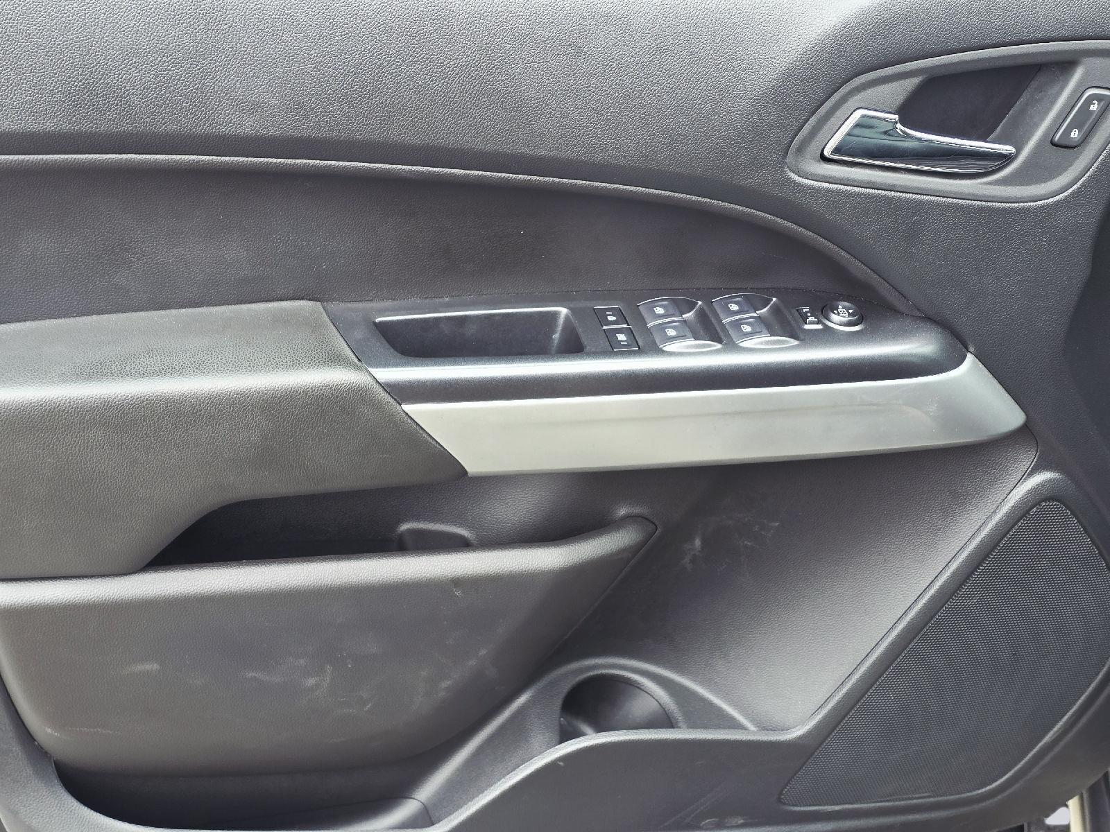 2022 Chevrolet Colorado photo 17 of 35