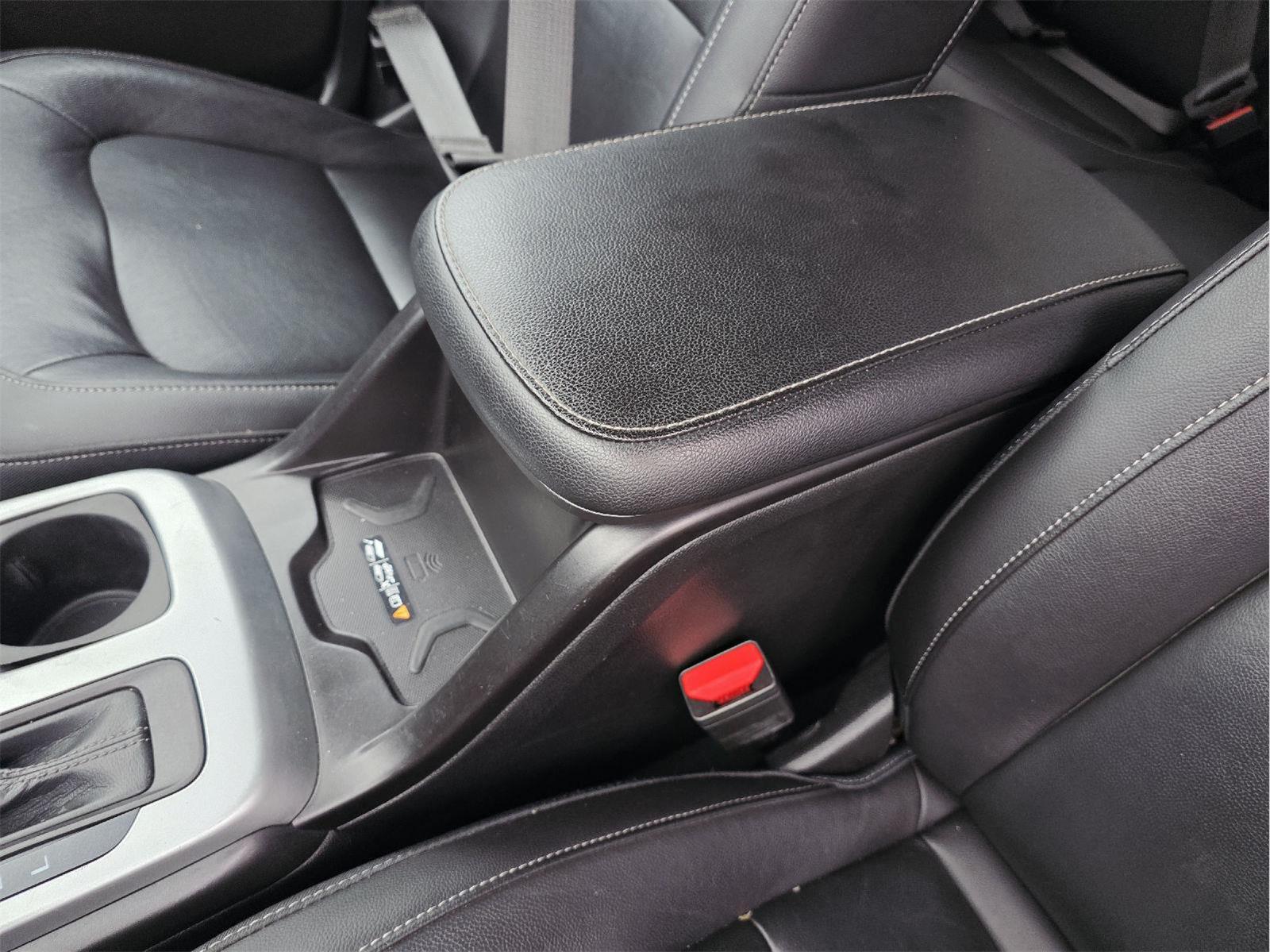 2022 Chevrolet Colorado photo 21 of 35