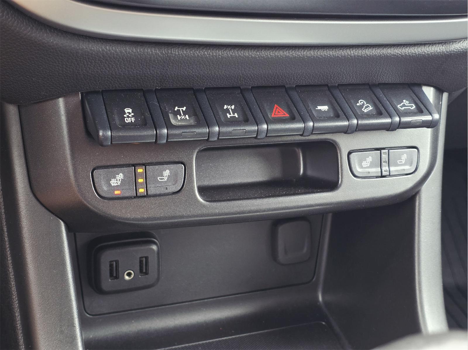 2022 Chevrolet Colorado photo 25 of 35