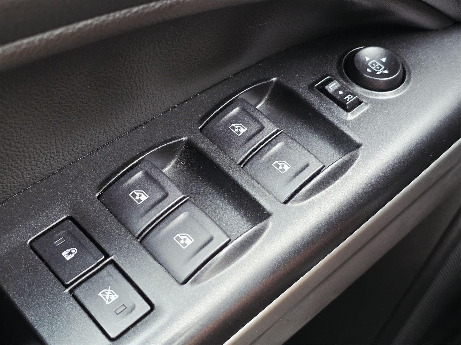 2022 Chevrolet Colorado photo 31 of 35