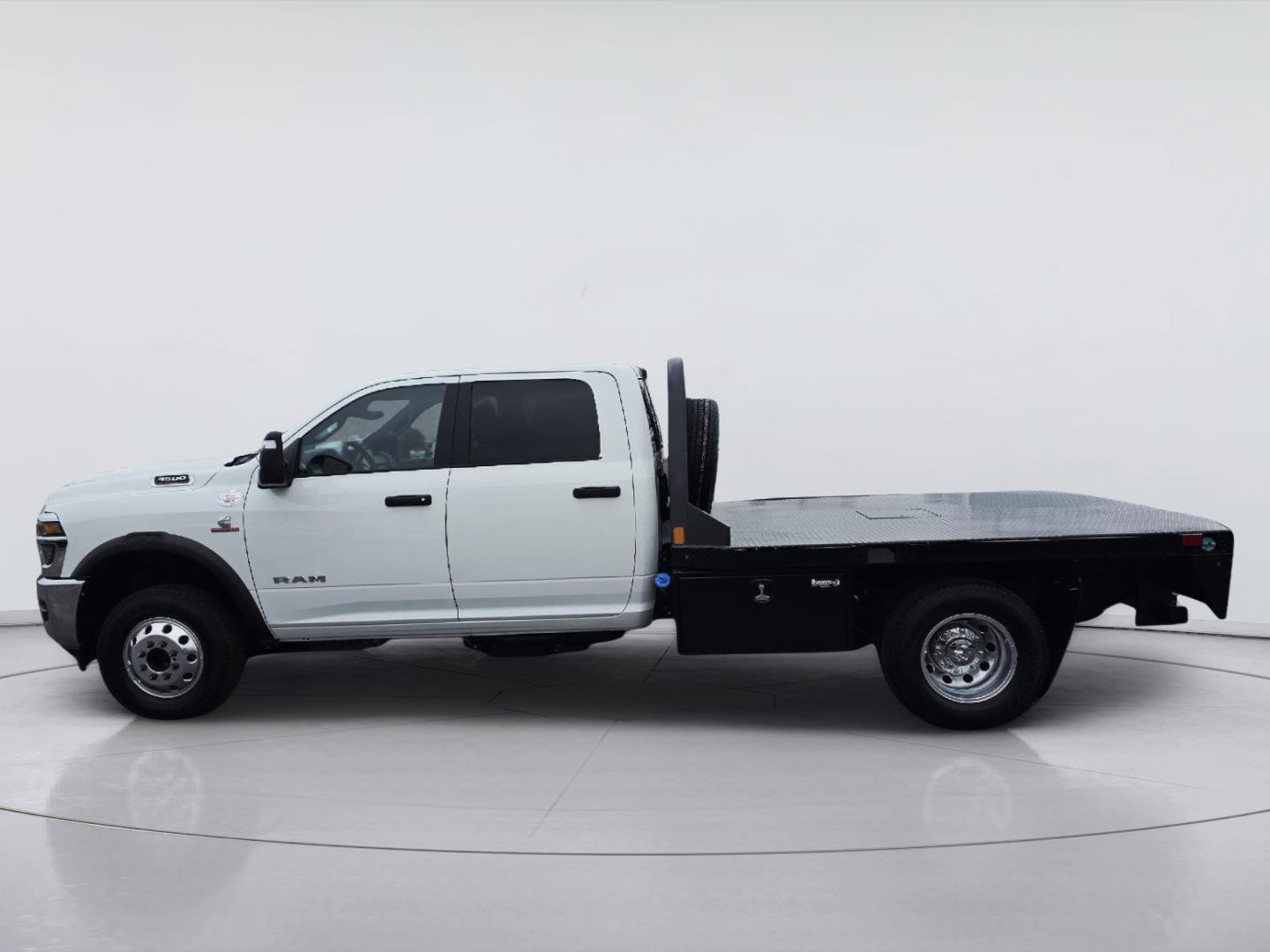 2025 Ram 3500 Chassis Cab photo 7 of 37