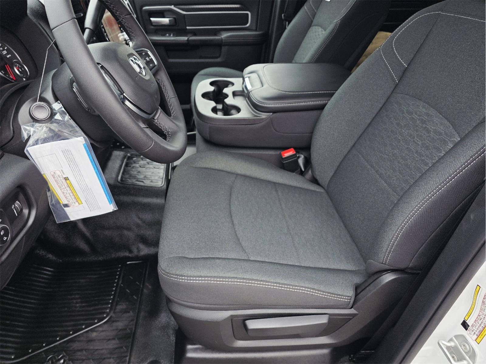 2025 Ram 3500 Chassis Cab photo 18 of 37