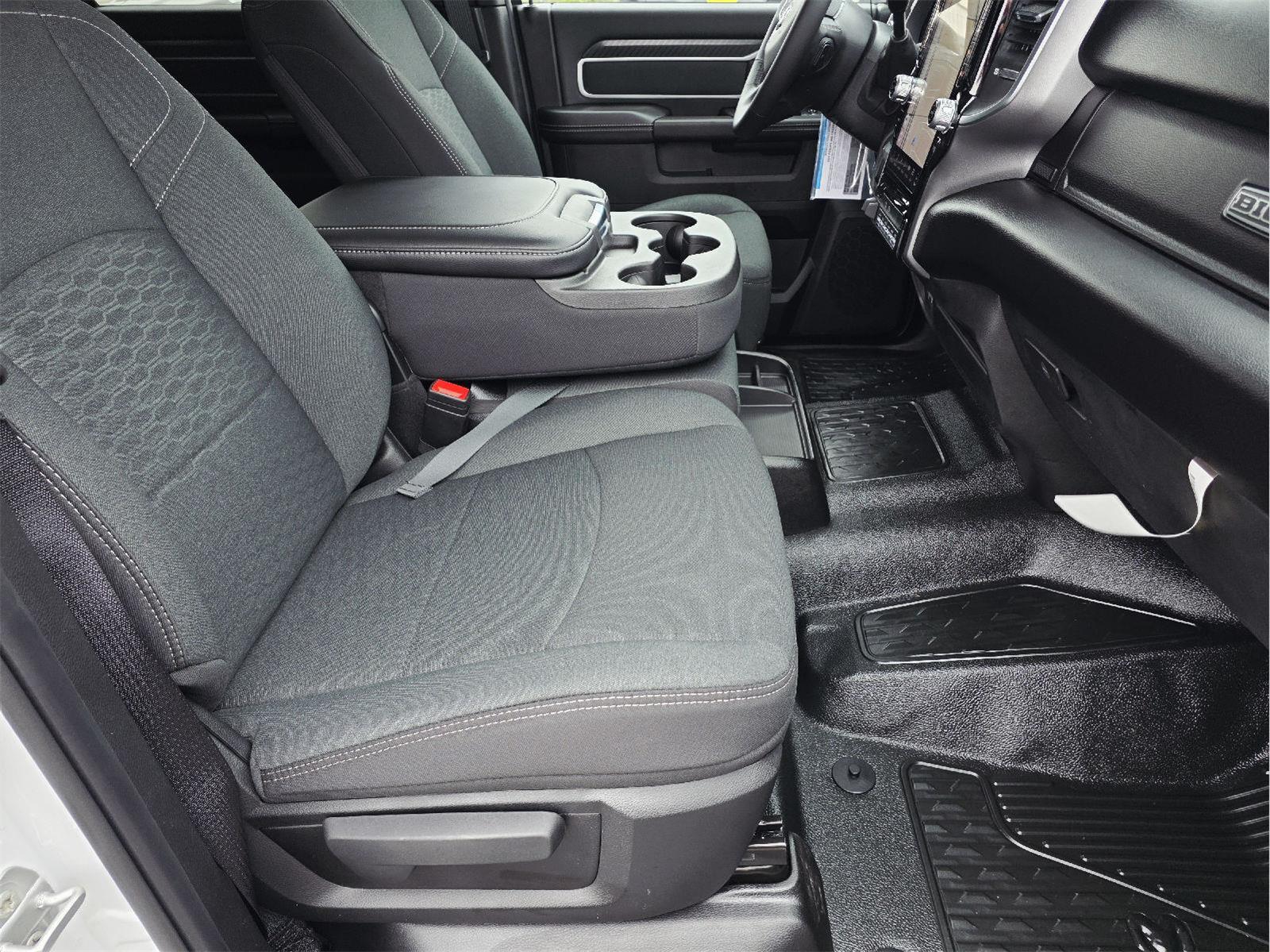 2025 Ram 3500 Chassis Cab photo 19 of 37