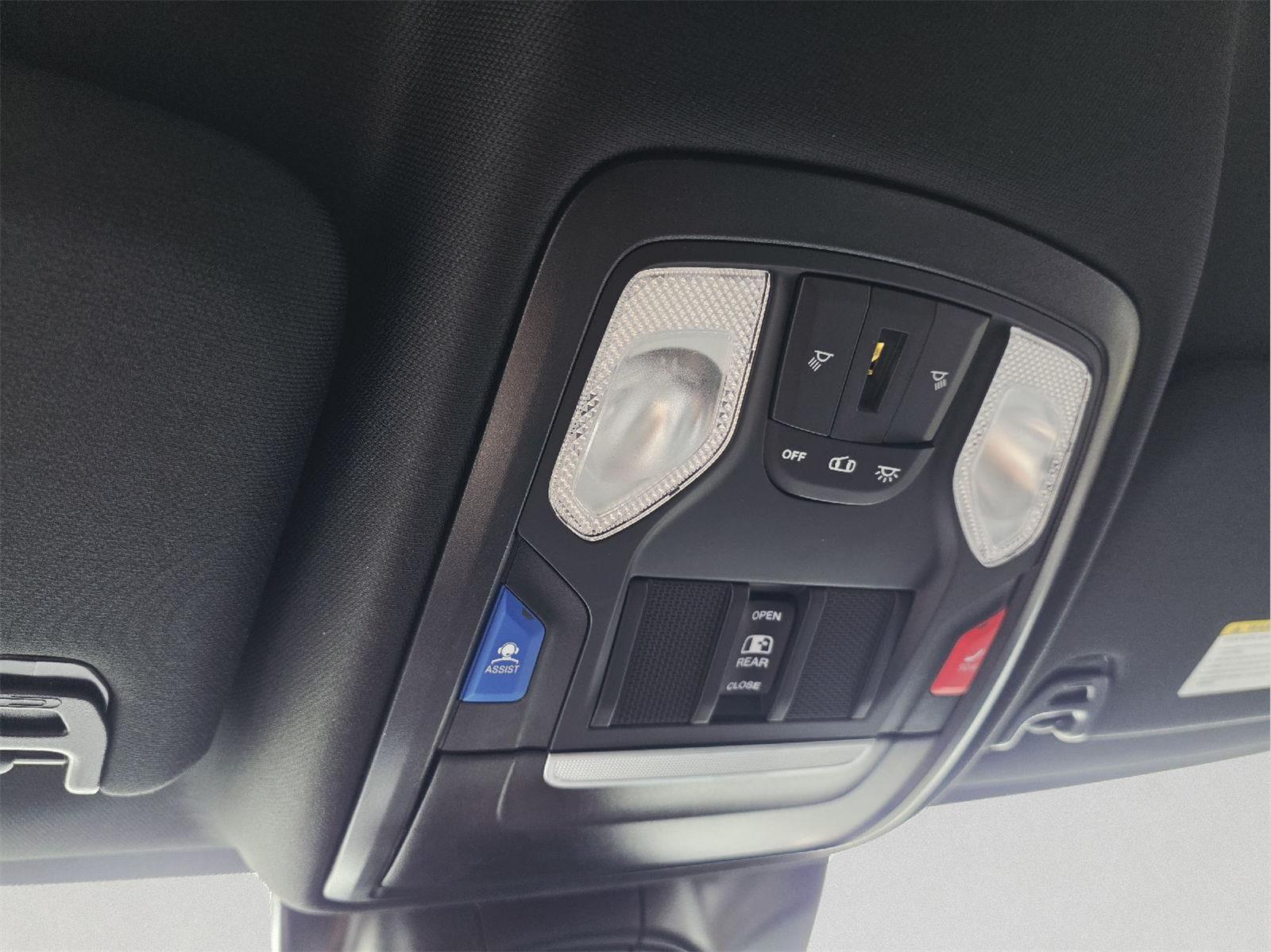 2025 Ram 3500 Chassis Cab photo 35 of 37