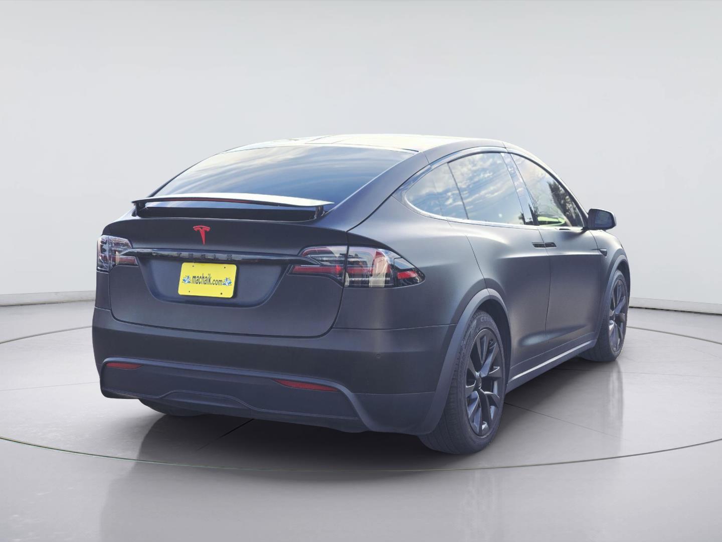 2022 Tesla Model X photo 4 of 35