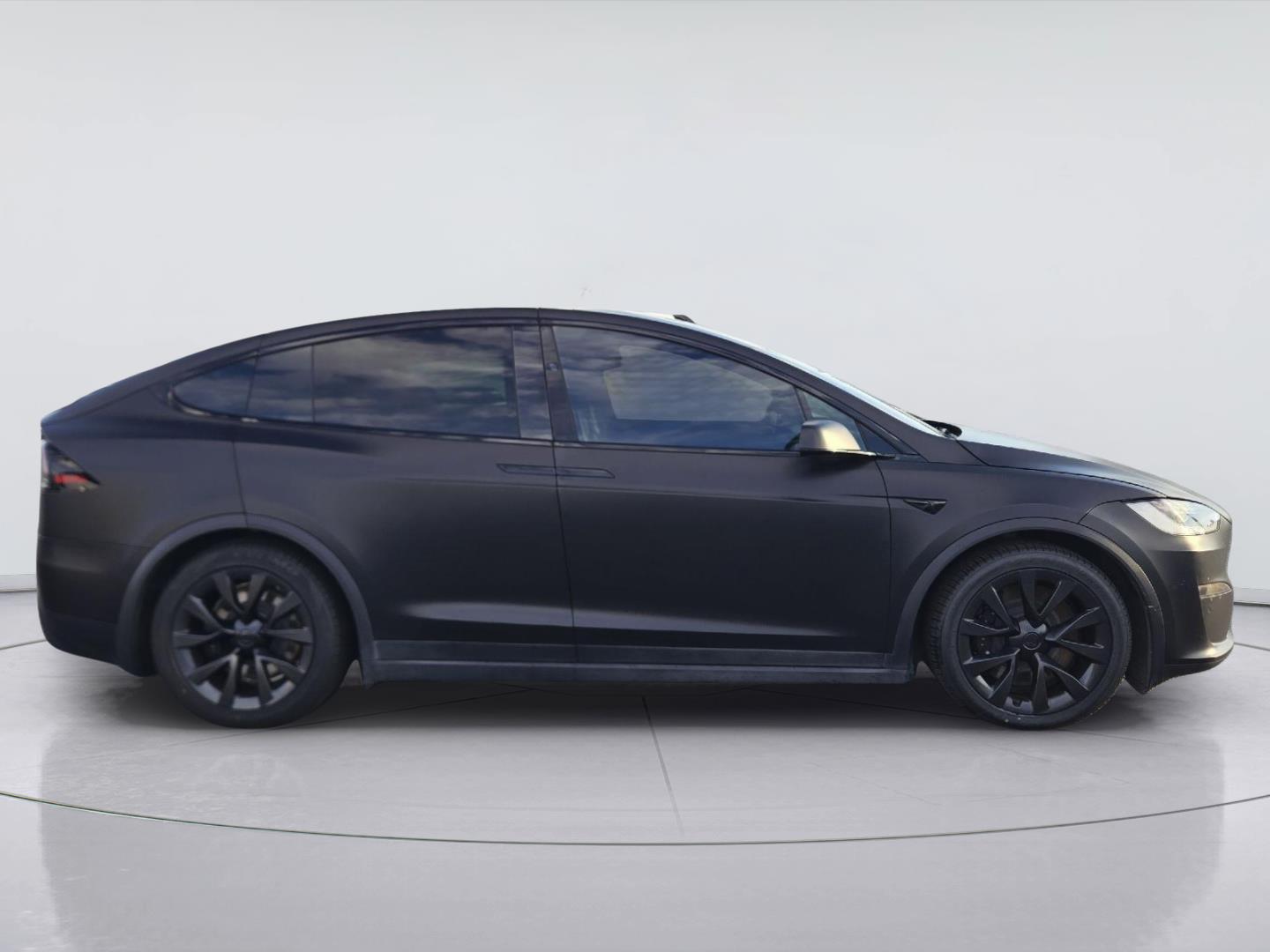 2022 Tesla Model X photo 7 of 35