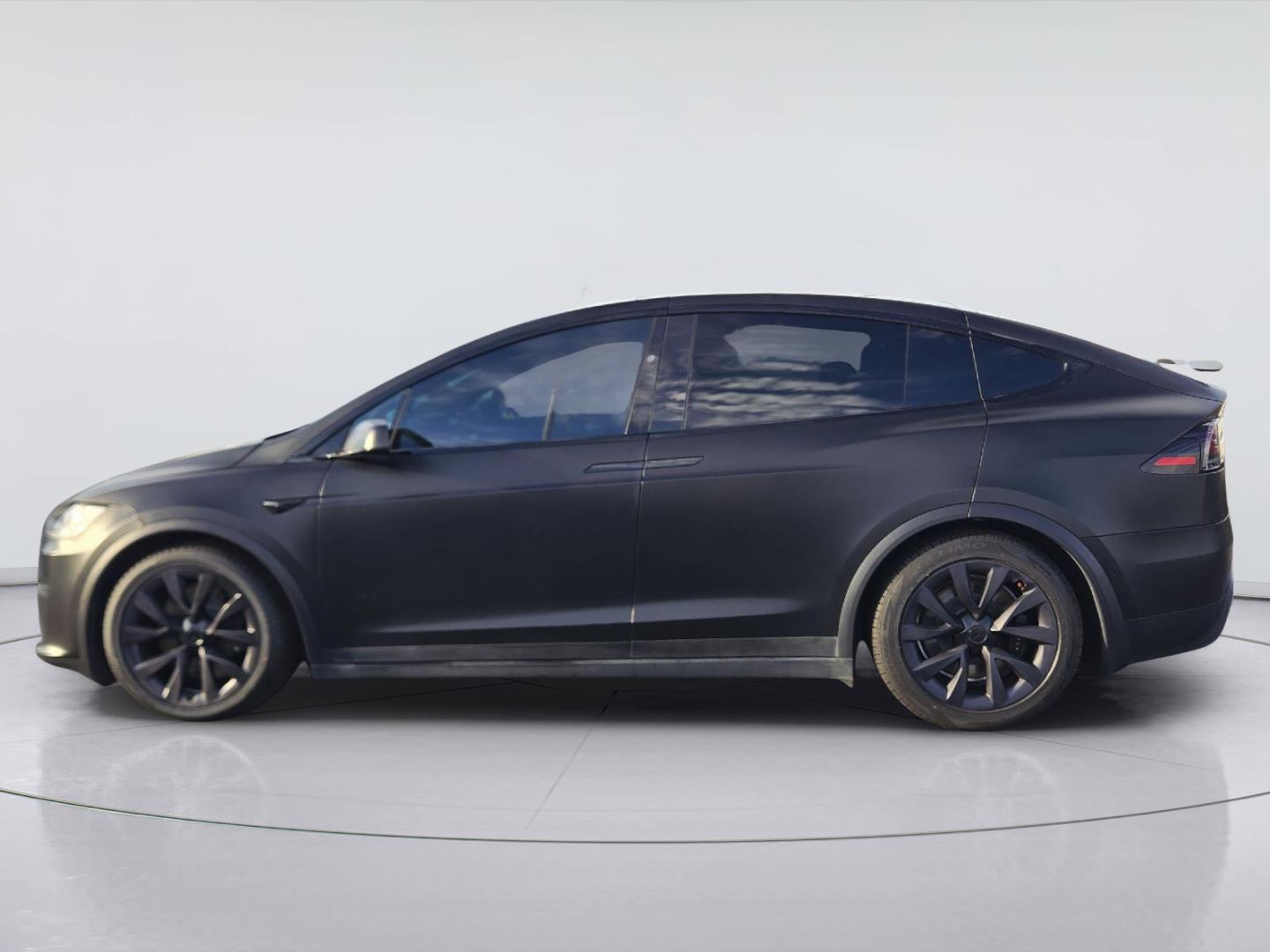 2022 Tesla Model X photo 8 of 35