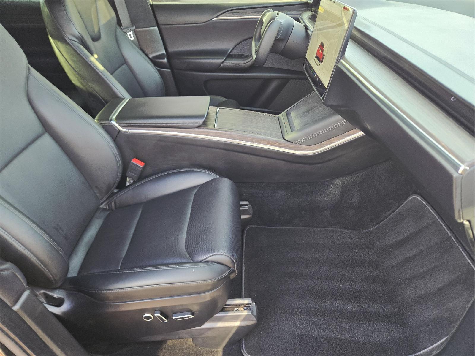 2022 Tesla Model X photo 15 of 35