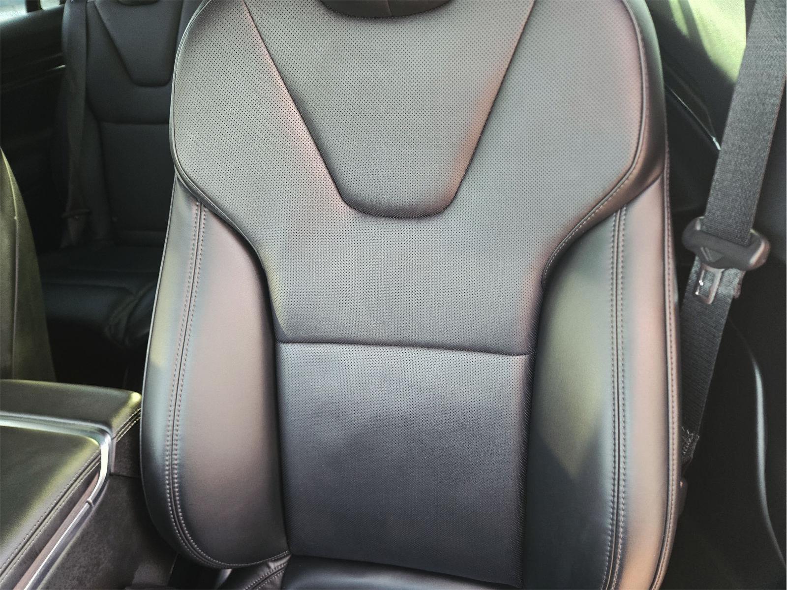 2022 Tesla Model X photo 16 of 35