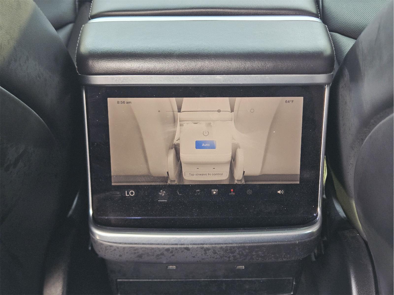 2022 Tesla Model X photo 19 of 35