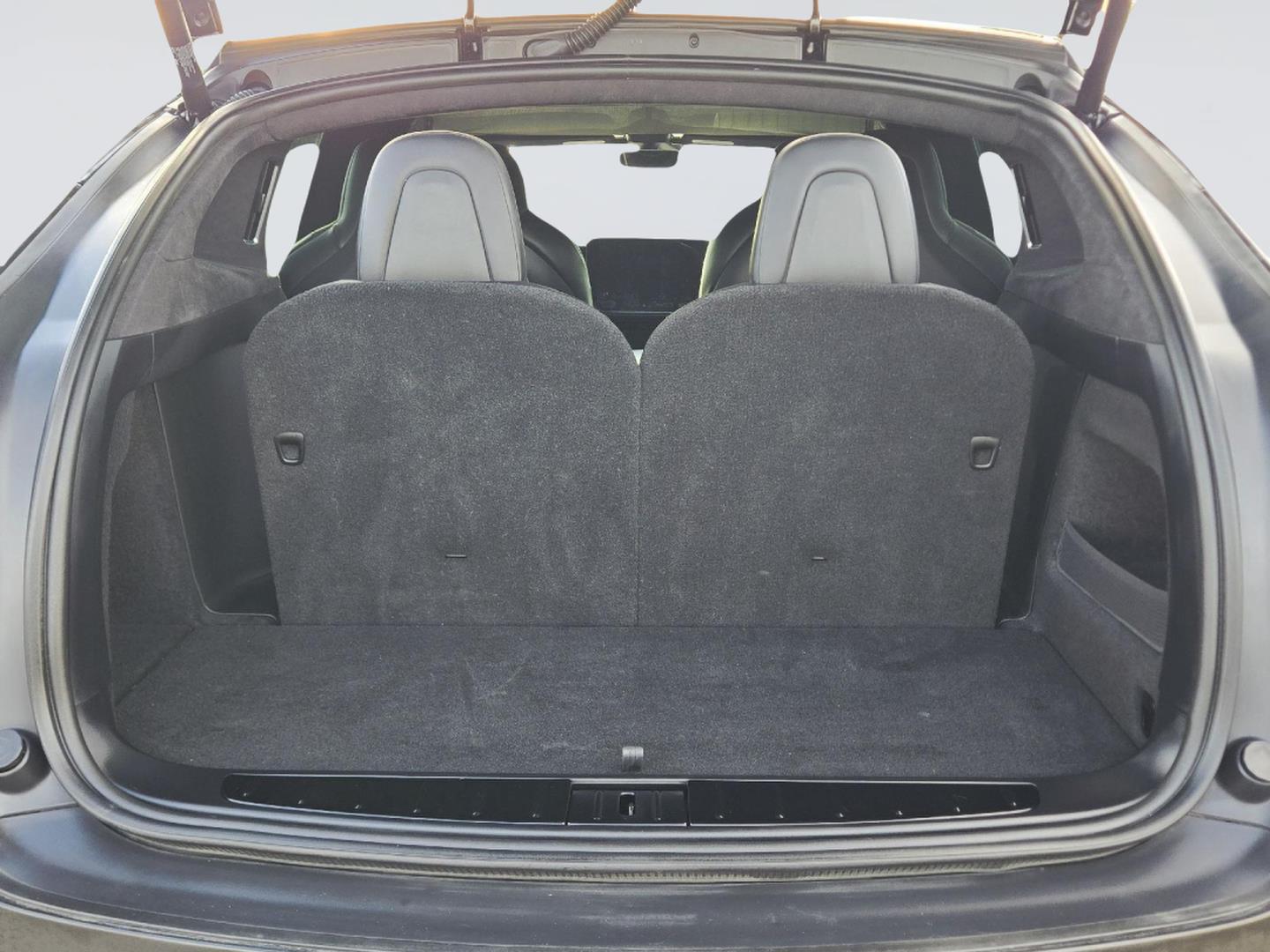 2022 Tesla Model X photo 22 of 35