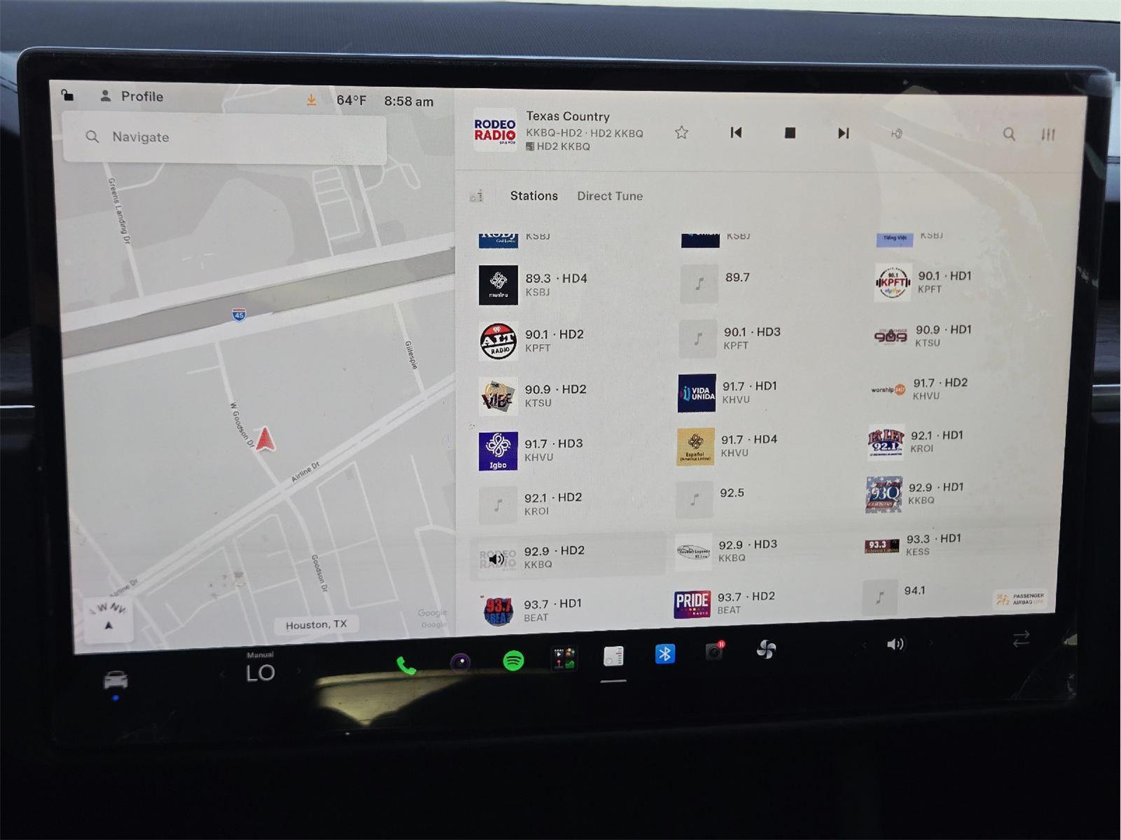 2022 Tesla Model X photo 26 of 35