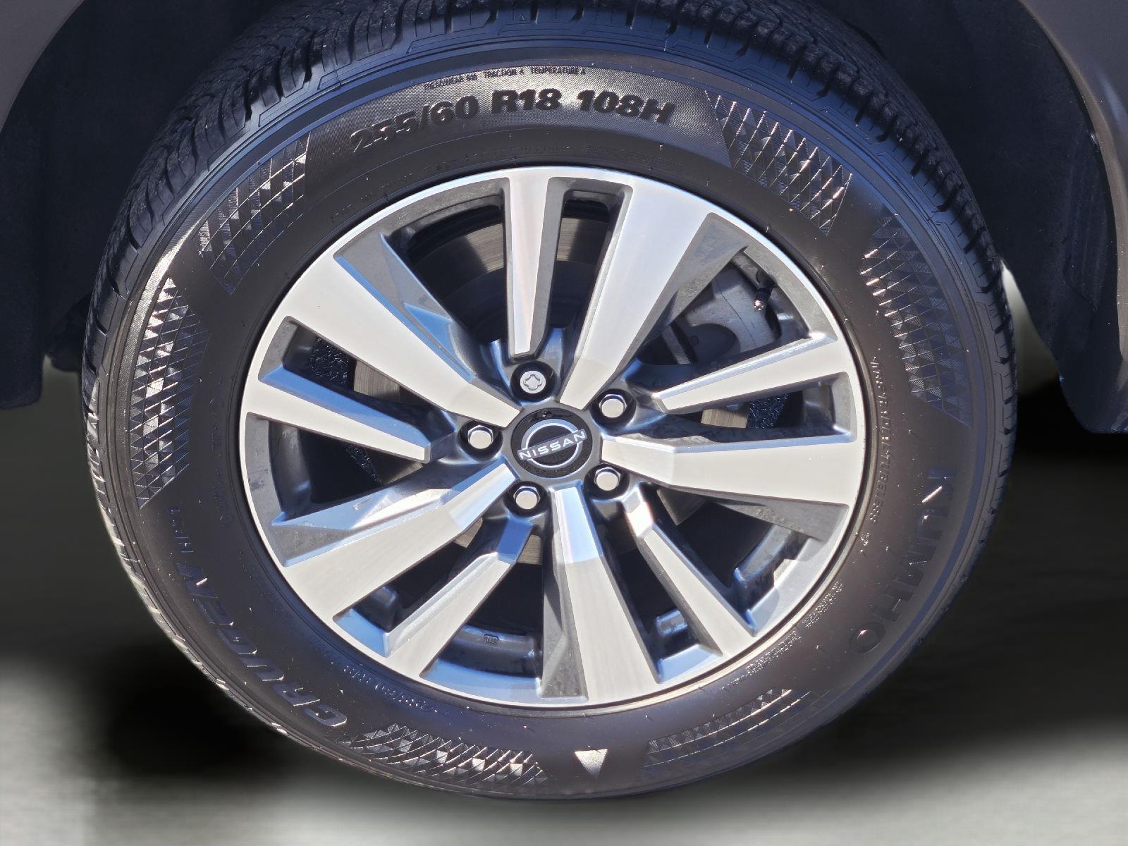 2025 Nissan Pathfinder photo 8 of 35