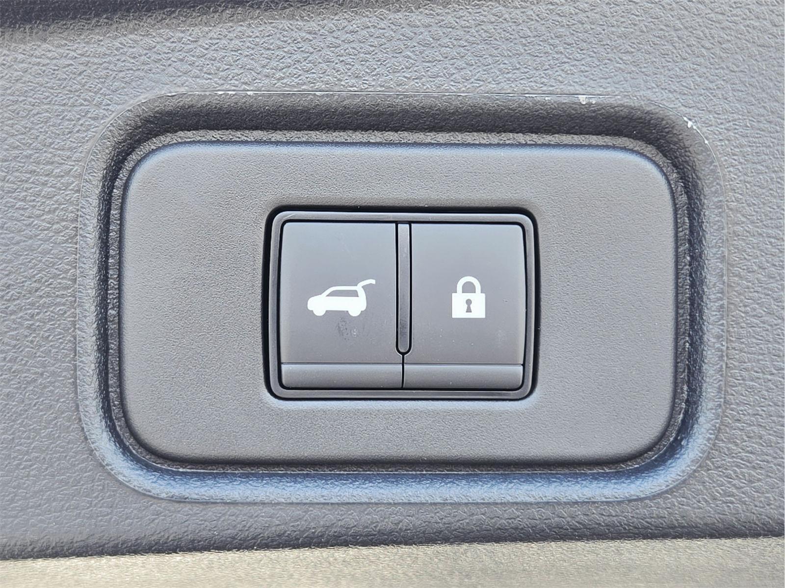 2025 Nissan Pathfinder photo 22 of 35