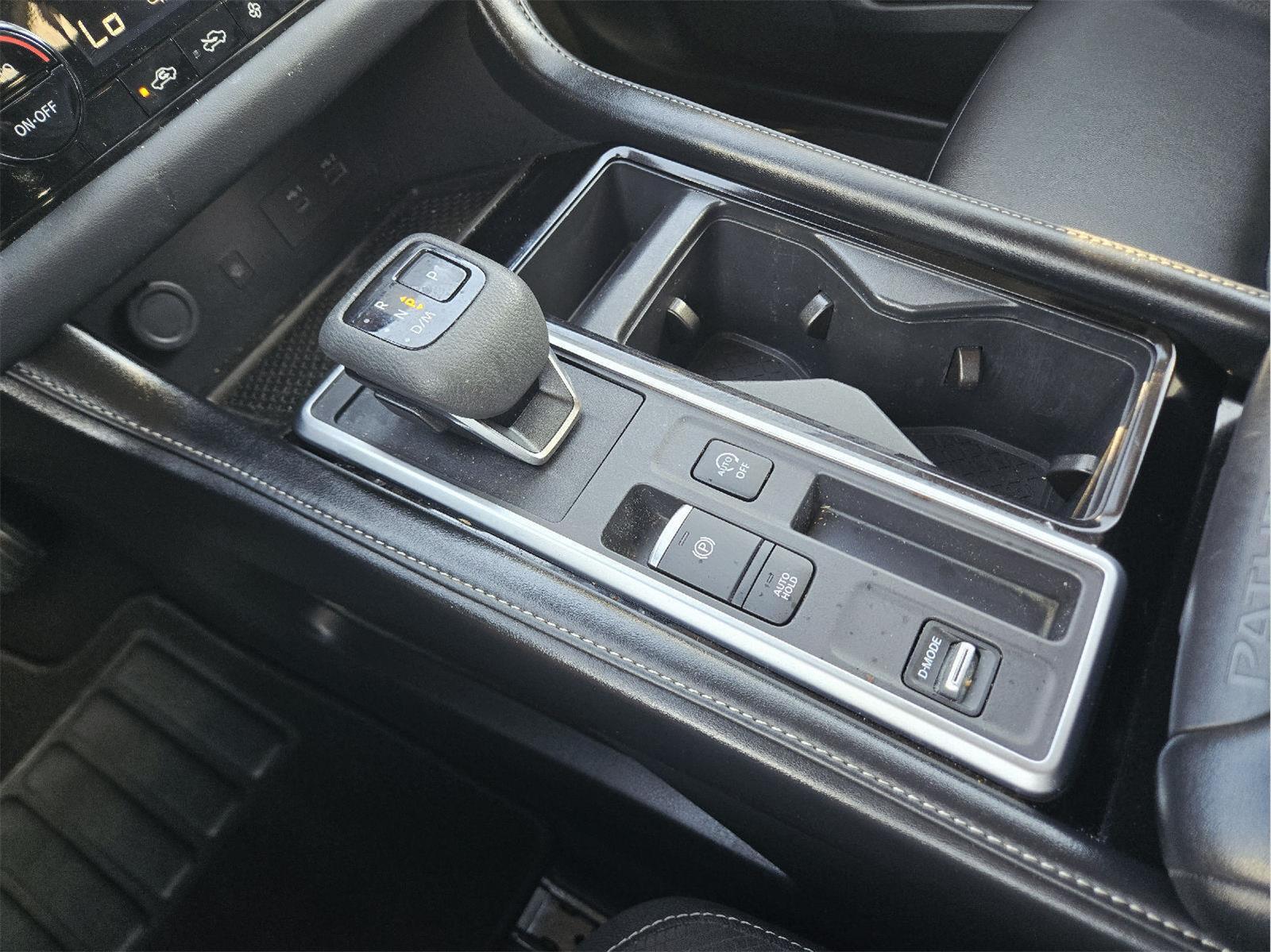 2025 Nissan Pathfinder photo 28 of 35