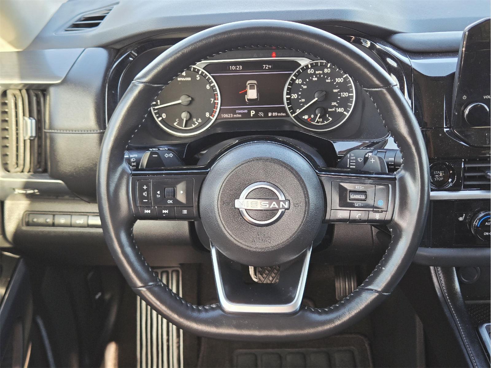 2025 Nissan Pathfinder photo 30 of 35