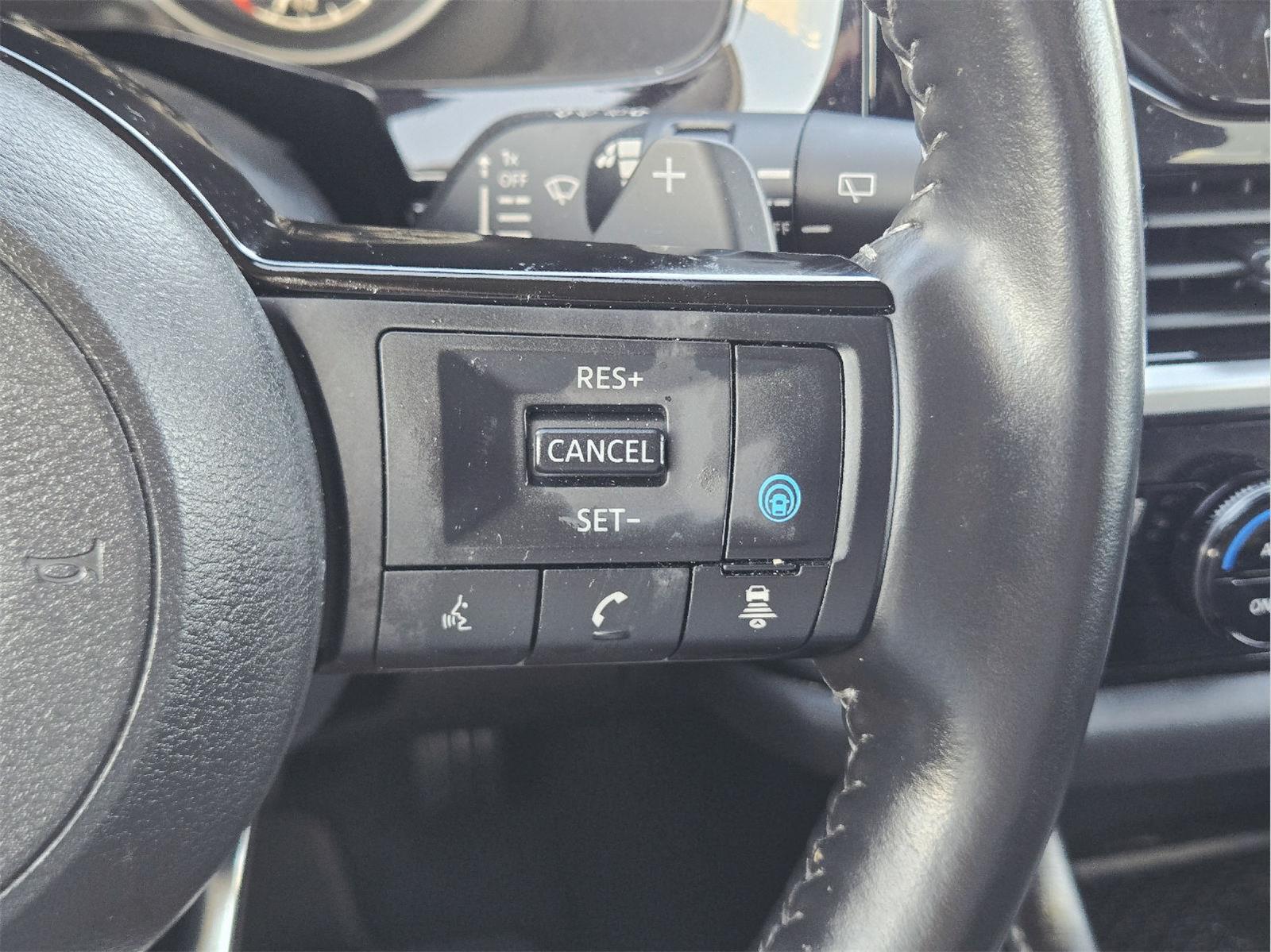 2025 Nissan Pathfinder photo 31 of 35