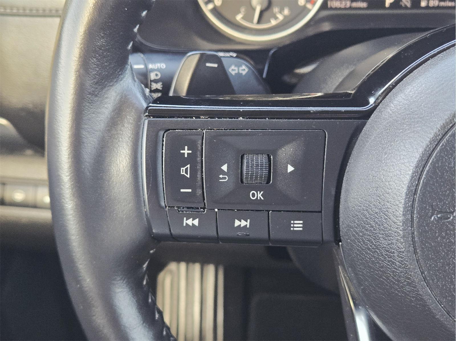 2025 Nissan Pathfinder photo 32 of 35