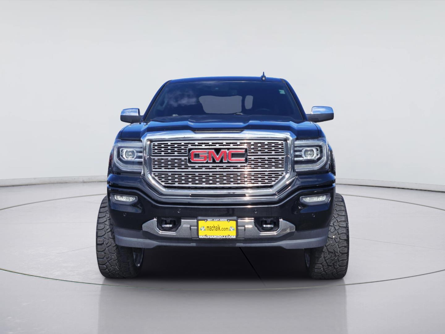 2018 GMC Sierra 1500 photo 2 of 36