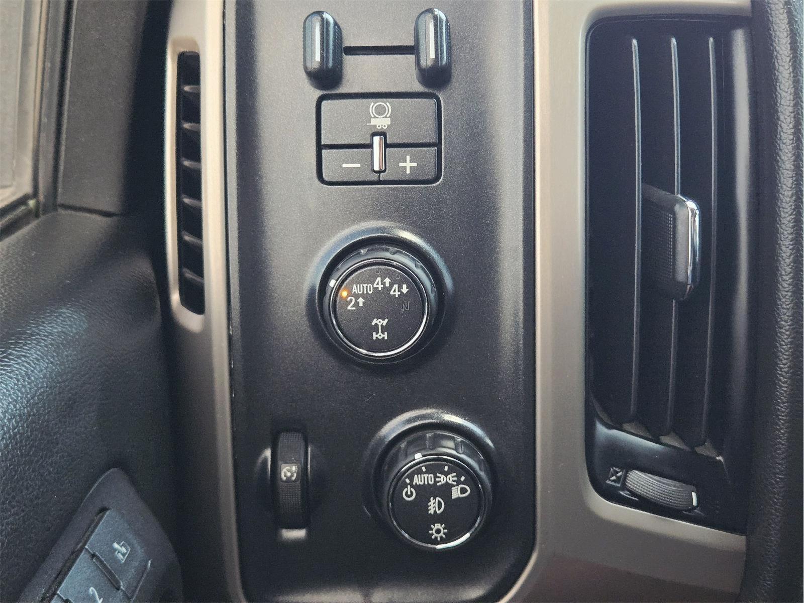 2018 GMC Sierra 1500 photo 33 of 36