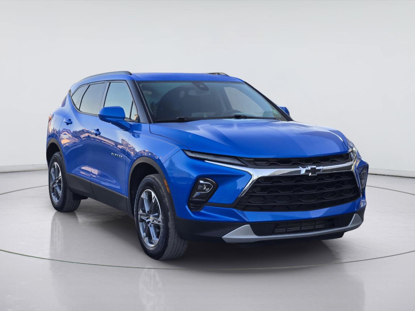 2024 Chevrolet Blazer photo 3 of 35
