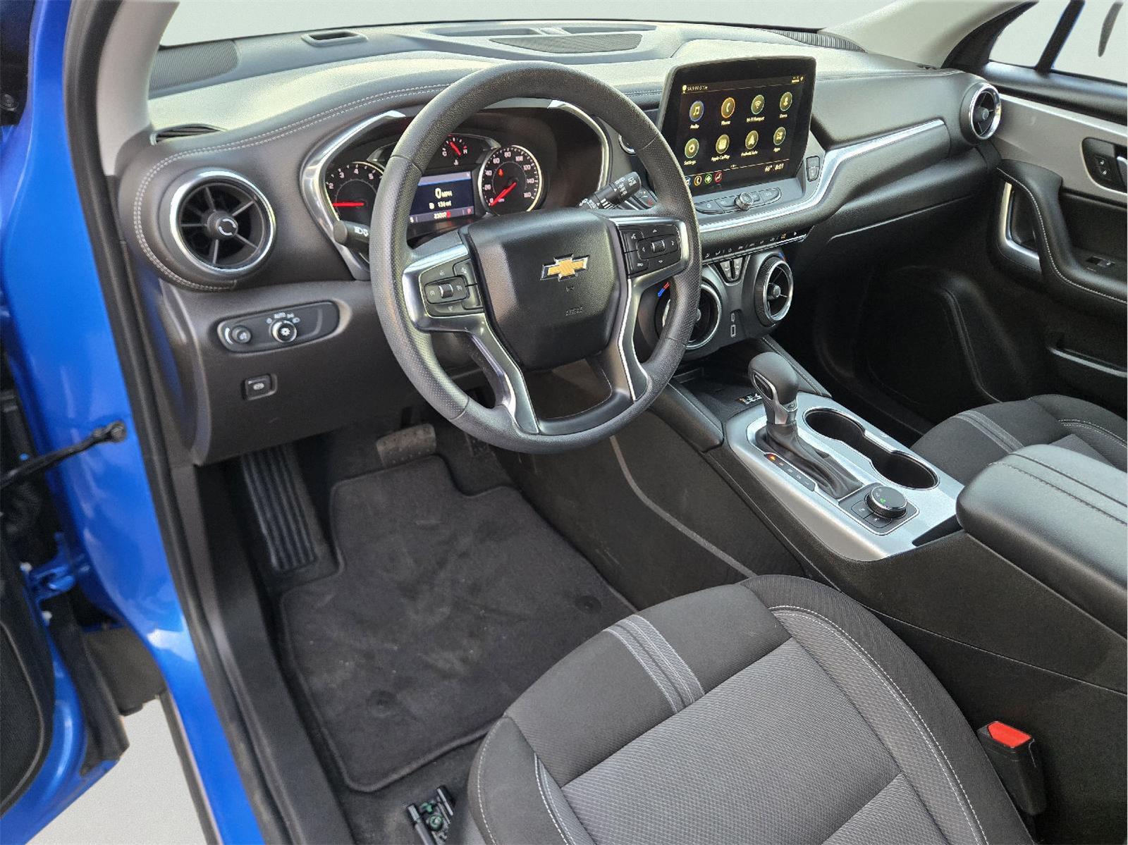 2024 Chevrolet Blazer photo 10 of 35