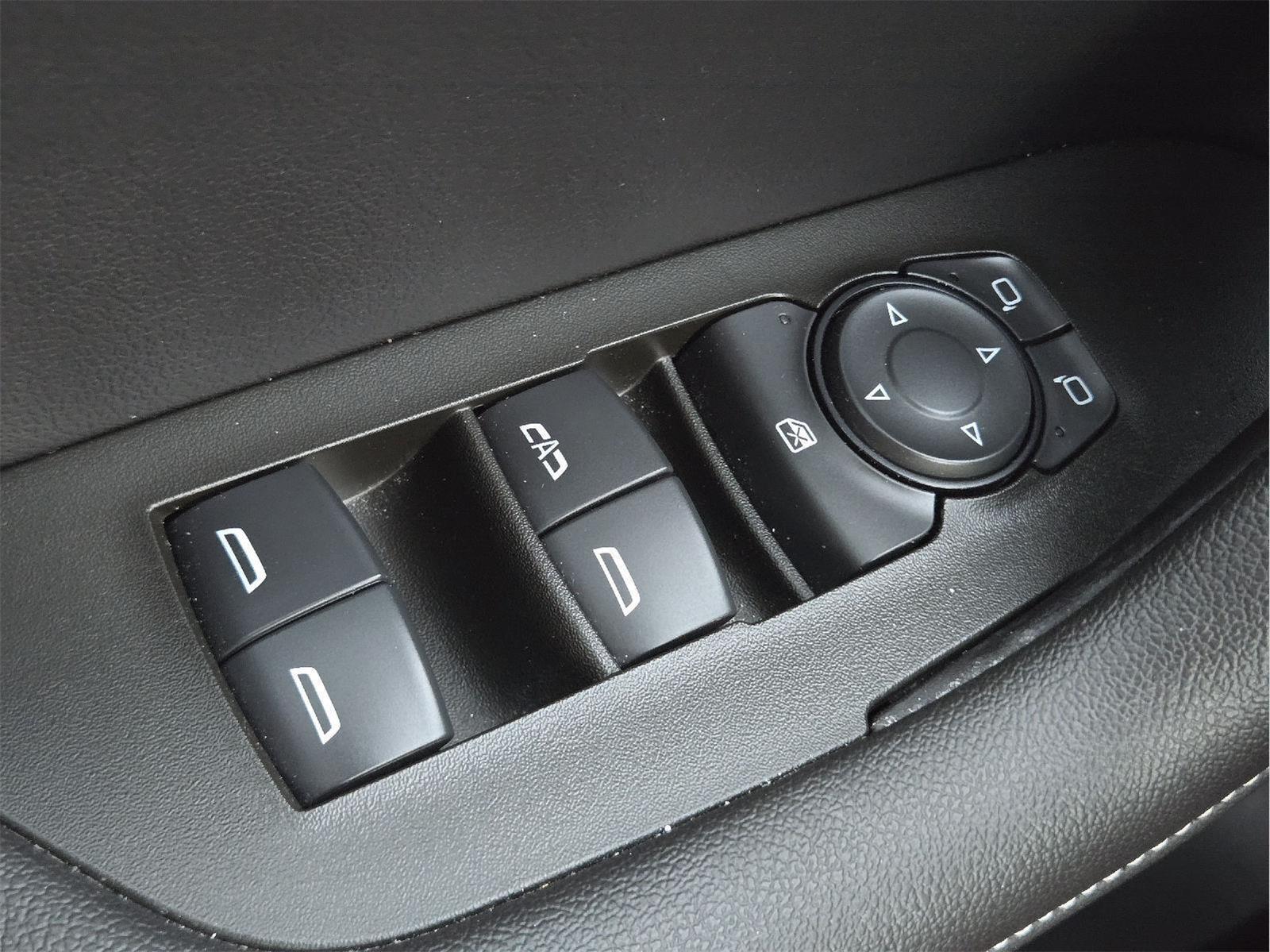 2024 Chevrolet Blazer photo 33 of 35