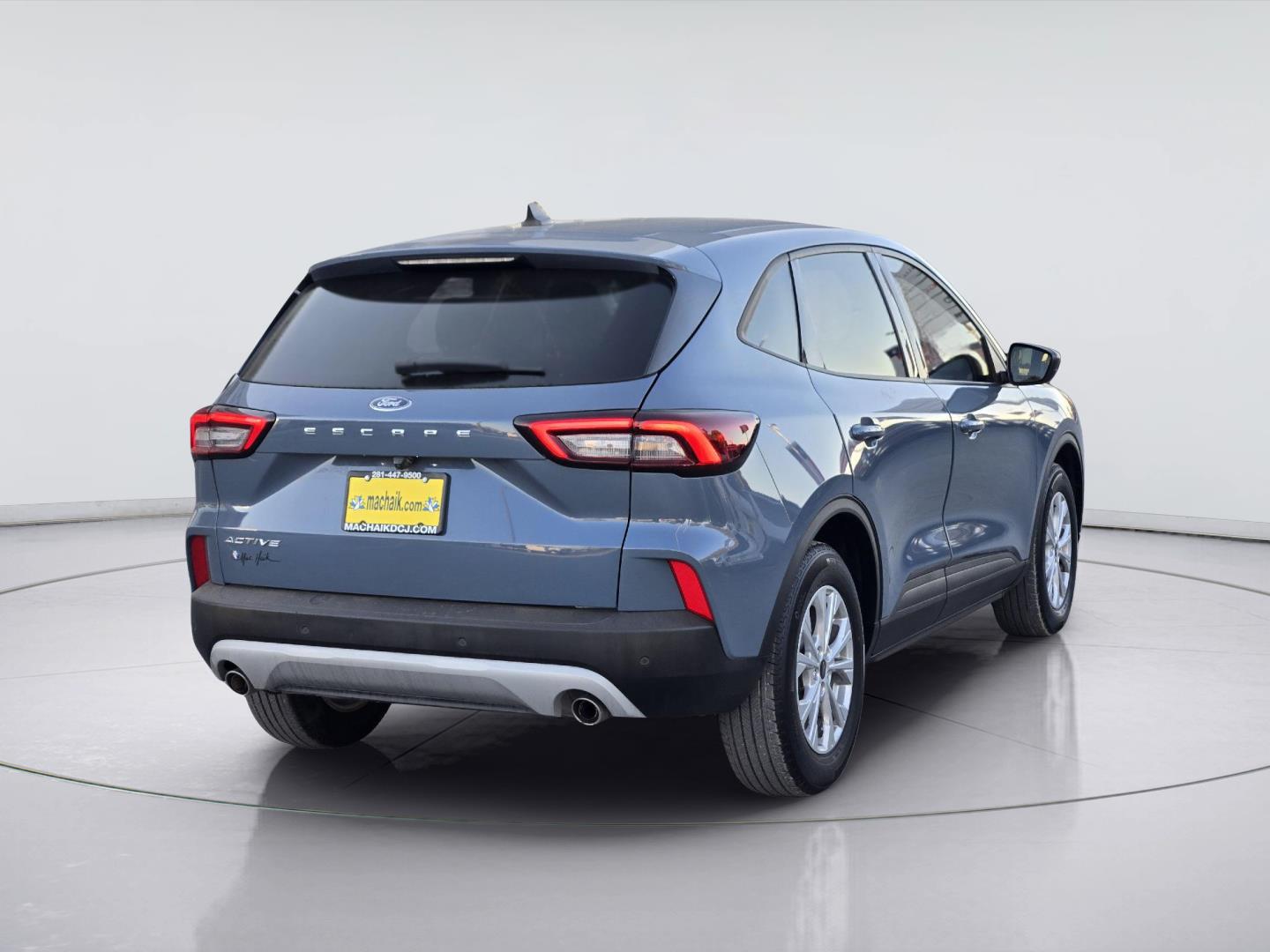 2025 Ford Escape photo 4 of 35